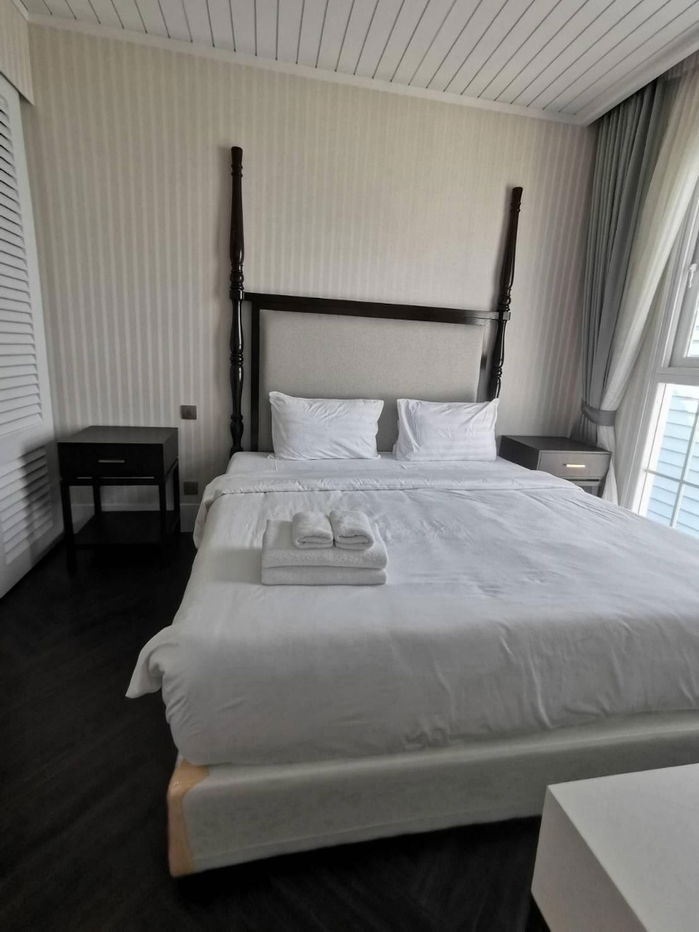 picture Grand Florida Beachfront Rental Available (S05-1273) - 3/12