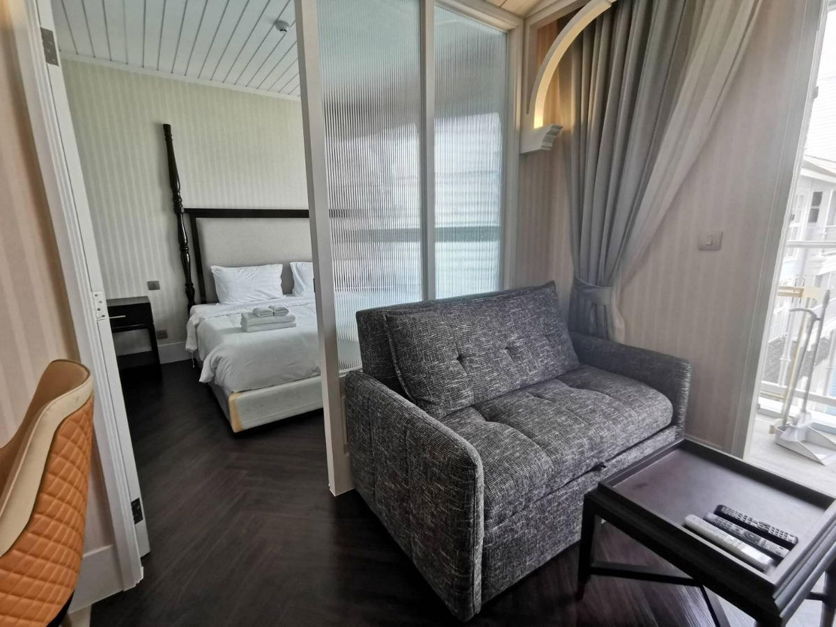 picture Grand Florida Beachfront Rental Available (S05-1273) - 12/12