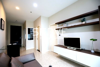 Condos for rent : 1 Bed 1 Bath with Bathtub Nice View Good Location Close to BTS Thong Lo At Condo The Crest Sukhumvit 34 / Condo For Rent