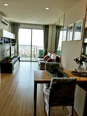 Condos for rent : for rent SkyWalk. 1bed 51sqm. Line id: @pfagent