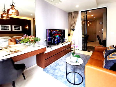 ขายคอนโด : Modern Luxury Style  Studio with Partition Perfect Location Next to BTS Phloen Chit &Central Embassy-Noble Ploenchit