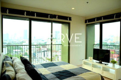 Condos for rent : 1 Bed 1 Bath with Bathtub Nice Room Good Location BTS Thong Lo 2.1 K.m. / Condo For Rent -Noble Solo (โนเบิล โซโล)