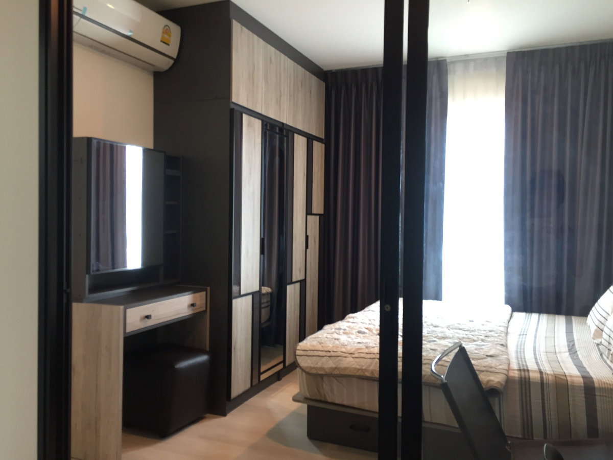 รูป Life asoke!! ให้เช่า ห้องบิ้วท์อิน เดินทางสะดวกติดรถไฟฟ้า 2 สาย วิวตึกสิงห์ - รูปที่ 5/10