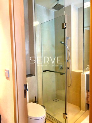 Condos for sale : 1 Bed with Bathtub Super High Fl. 45+ Good View Good Location MRT Sukhumvit 550 m. & BTS Asok 700 m.-The Esse Asoke (ดิ เอส อโศก)