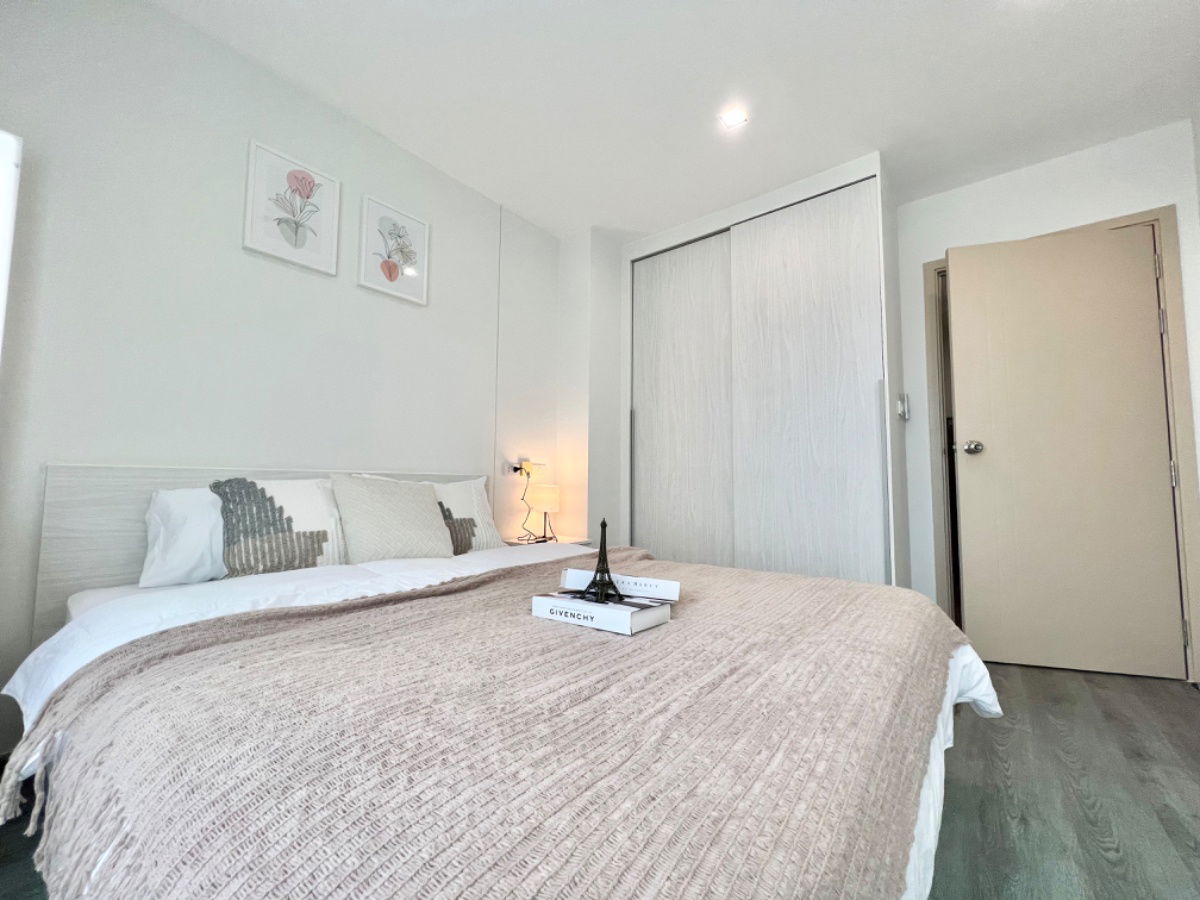 รูป 🌈ให้เช่าห้องใหญ่ 35 ตร.ม.🟢 ริชปาร์ค แอท ทริปเปิ้ล สเตชั่น 📍3 นาที ไปแอร์พอร์ตลิ้งหัวหมาก 🏙️ห้องกว้าง 35 ตร ม. 📲👉🏼 ติดต่อโทร/ไลน์ 099-289-1569 - รูปที่ 10/18