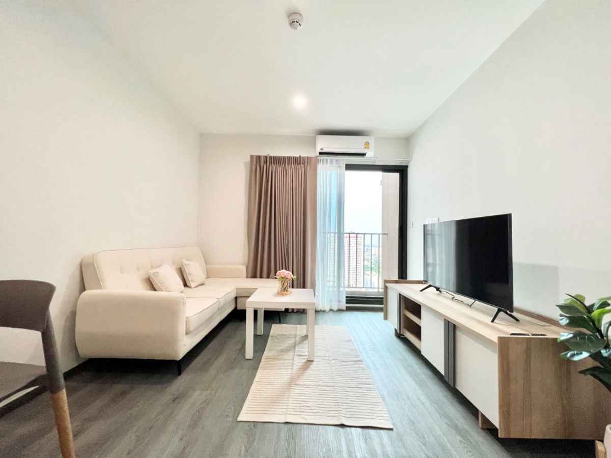 รูป 🌈ให้เช่าห้องใหญ่ 35 ตร.ม.🟢 ริชปาร์ค แอท ทริปเปิ้ล สเตชั่น 📍3 นาที ไปแอร์พอร์ตลิ้งหัวหมาก 🏙️ห้องกว้าง 35 ตร ม. 📲👉🏼 ติดต่อโทร/ไลน์ 099-289-1569 - รูปที่ 1/18