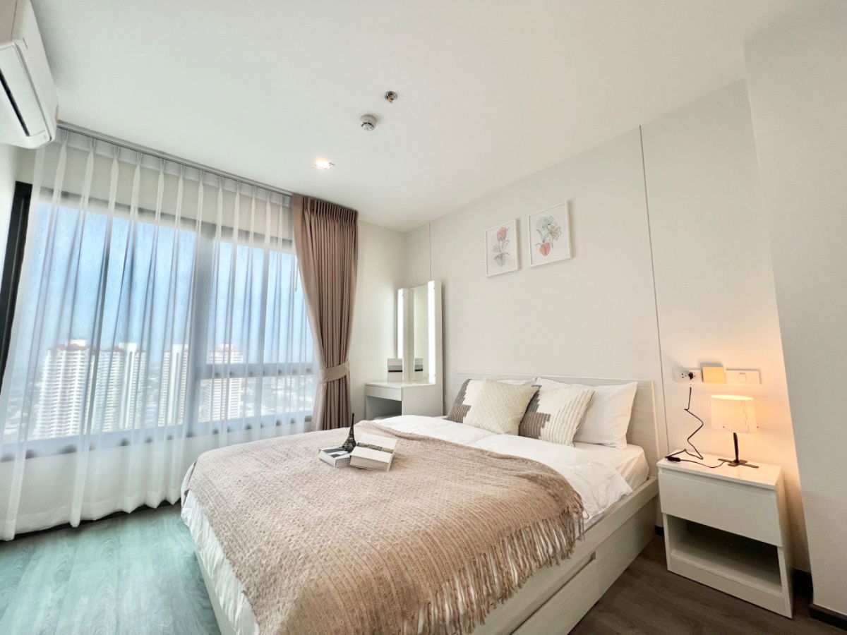 รูป 🌈ให้เช่าห้องใหญ่ 35 ตร.ม.🟢 ริชปาร์ค แอท ทริปเปิ้ล สเตชั่น 📍3 นาที ไปแอร์พอร์ตลิ้งหัวหมาก 🏙️ห้องกว้าง 35 ตร ม. 📲👉🏼 ติดต่อโทร/ไลน์ 099-289-1569 - รูปที่ 2/18