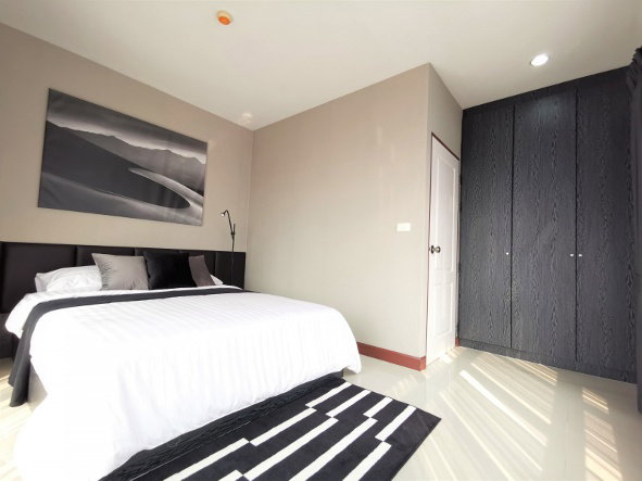 picture Ease Condo Ratchada 32 - 1 Bedroom 1.5 MB - newly decorated ready to move in - 1/9