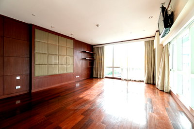 คอนโดให้เช่า : Le Raffine Jambunuda Sukhumvit 31 3 bedrooms, for rent