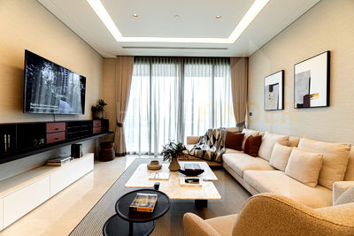 Condos for sale Phloen Chit Road : The Residences at Sindhorn Kempinski Hotel Bangkok 2 bedrooms, for sale