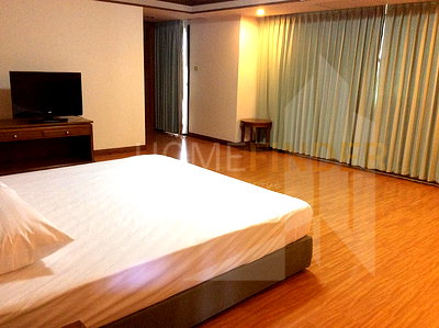 Condos for rent : United Tower 2 bedrooms, for rent