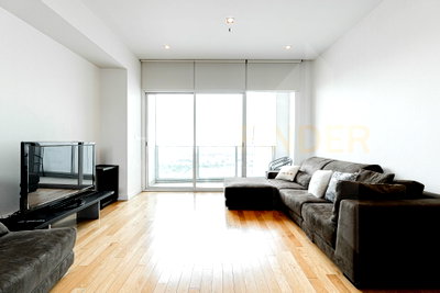 Condos for rent : Millennium Residence 3 bedrooms, for rent