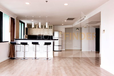 เช่าคอนโด MRT สุขุมวิท : Lake Green 2 bedrooms, for rent