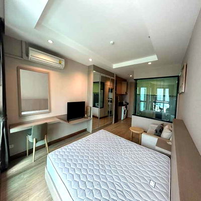 Condos for rent Robinson Sriracha : Condo for rent Ladda Plus golden location near the community sea view beautifully decorated fully furnished convenient to travel