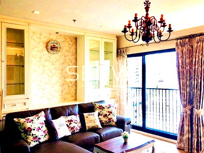 คอนโดให้เช่า : 1 นอน มีอ่างอาบน้ำ ทิศตะวันออก ไม่ร้อน บนสุดยอดทำเล คอนโดเชื่อมต่อเข้า BTS ทองหล่อ / ให้เช่าคอนโด