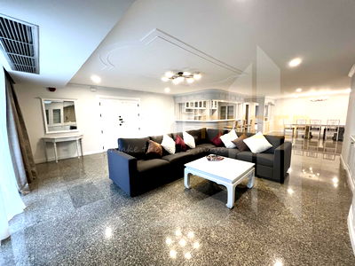 เช่าคอนโด BTS เอกมัย : Oriental Towers 4 bedrooms, for rent