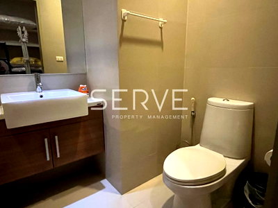 Condos for rent : 1 Bed with Bathtub Large Room Good Location Close o BTS Ekkamai 200 m. / For Rent-Noble Reveal (โนเบิล รีวิล)