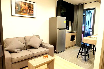 Condos for sale : S_TBGR102 The Base Garden 27 sqm. 8th Floor 2.75 mb. 092-597-4998
