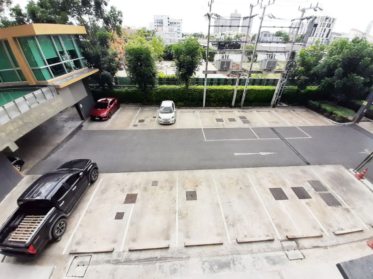 picture UAT184 U 31 sqm. Floor 3 Building A-8,500 baht 064-959-8900 - 16/17