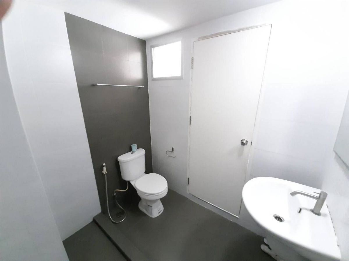 picture UAT184 U 31 sqm. Floor 3 Building A-8,500 baht 064-959-8900 - 11/17