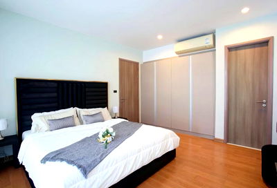 Condos for sale Pinthong Industrial Estate : Condo for sale Marina Bayfront Sriracha golden location sea view beautiful room free furniture fully furnished near the community
