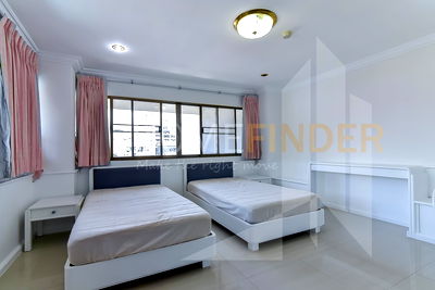 เช่าคอนโด สุขุมวิท 15 : Ruamjai Heights 2 bedrooms, for rent