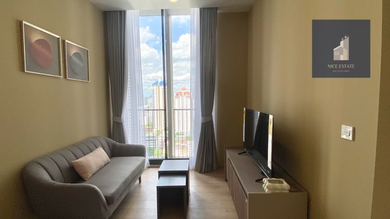 Noble BE19 BTS ASoke  1bedroom with King Size Bed High Floor Corner Room Close to Elevator