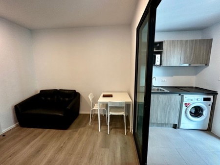 picture Condo For Rent | 2 Bedrooms, 1 Bathroom, Conner Room “Notting Hill Sukhumvit 105” 41 sqm. Garden View, Large, Solid Wall - 3/12