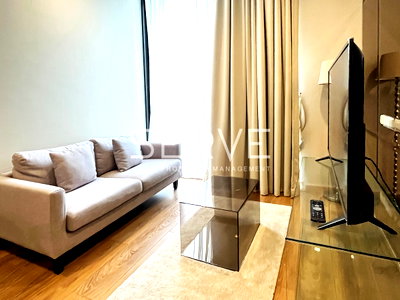 Condos for rent : 2 Beds with Bathtub & Washlet Good Location Close to BTS Phrom Phong 500 m. & The Emporium at Noble BE33  Condo / For Rent