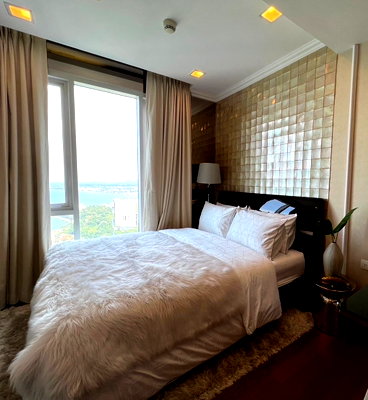 Condos for sale : For Sale Condo the palm wongamat beach Front pattaya 2 Beds higjt floor (S03-1425)