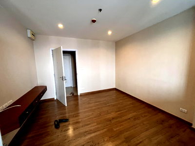 Condos for sale Saint Francis Xavier Convent School : For Sell (cheapest), the tree interchange (empty room), 1-bed buidling A, floor 12, 36 sqm 🆔 line: ey_annie
