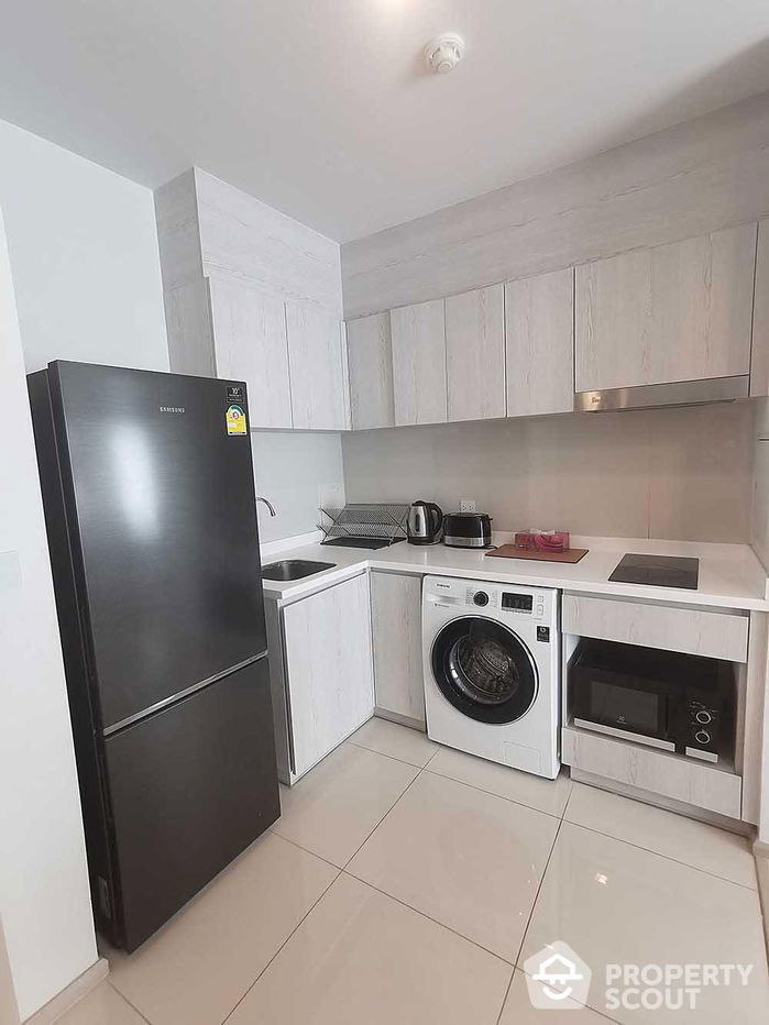 picture 2-BR Condo at Life One Wireless near BTS Phloen Chit (ID 889880) - 2/13