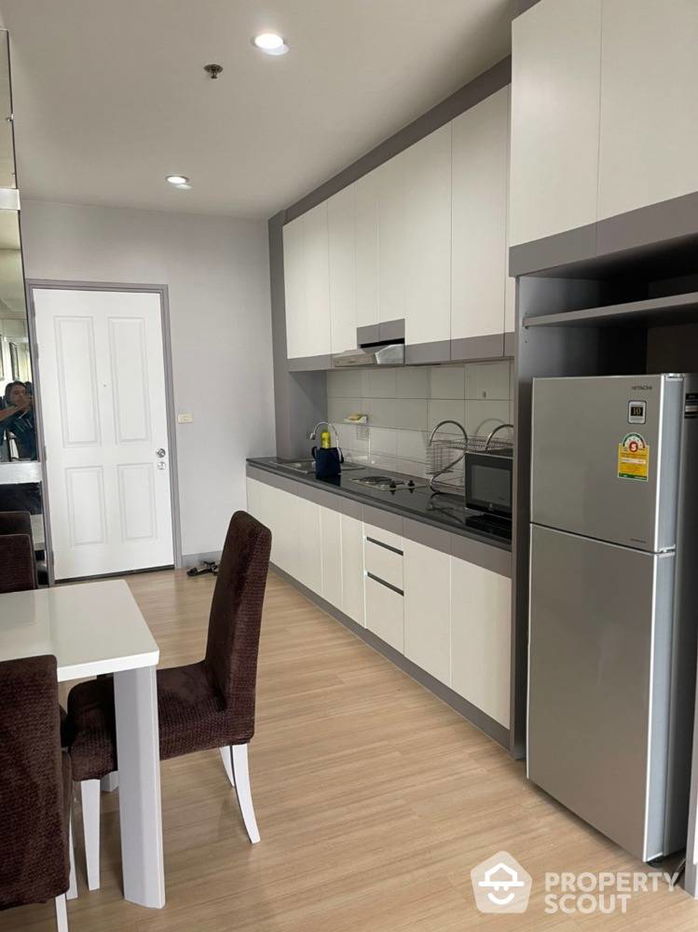 picture Wonderful High Rise 1-BR Condo at Baan Sathorn Chaopraya near BTS Krung Thon Buri (ID 577477) - 2/4