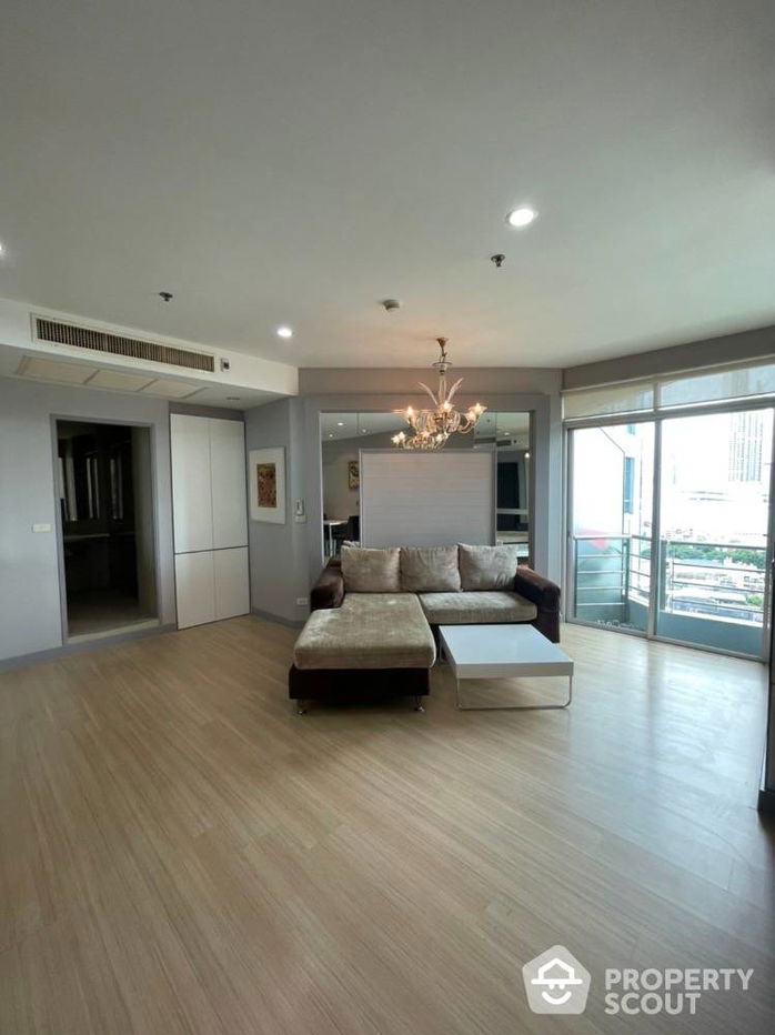 picture Wonderful High Rise 1-BR Condo at Baan Sathorn Chaopraya near BTS Krung Thon Buri (ID 577477) - 3/4