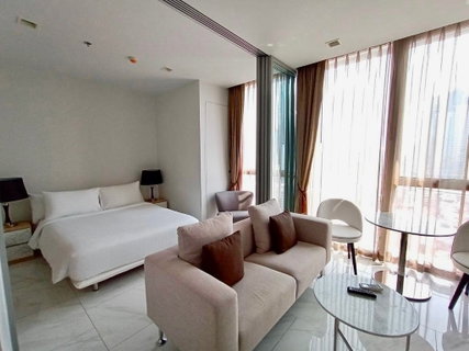For sale Condo Hyde Sukhumvit11 foriener quota nice view (S03-1493)