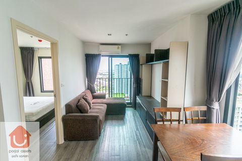 ขายคอนโด ริชพาร์ค @ทริปเปิ้ล สเตชั่น คอนโดห้องมุม พร้อมอยู่ แบบ 1 ห้องนอน ขนาด 33.2 ตร.ม. ใกล้รถไฟฟ้าสีเหลือง สถานีหัวหมาก