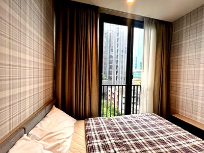 คอนโดให้เช่า : พร้อมอยู่ครับ! ติด MRT สถานี พระราม9ประตู#3สะดวกต่อการเดินทางทั้งรถเมล์และ mrt อยู่ใกล้ๆฟอร์จูนทาวน์และ Rama9 แนะนำ  @คอนโดเดอะ ไลน์ อโศก-รัชดา 