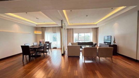 LTH7757 – Royal Residence Park FOR RENT 4 beds 3 baths size 275 Sq.M. Nearby BTS Phloen Chit Station ONLY 160k/Month