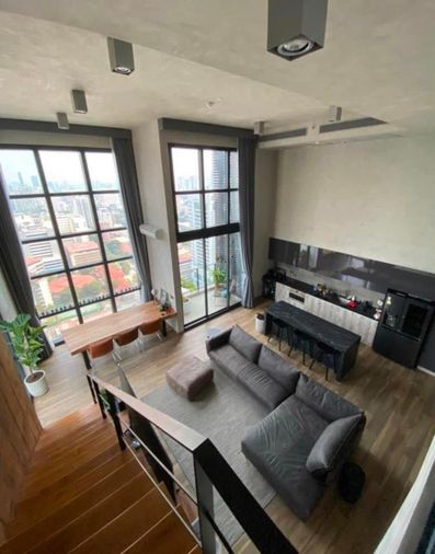 LTHC8270 – The Lofts Asoke FOR  RENT  3 beds 2 baths size 145 Sq.M. Near MRT Phetchaburi  station ONLY 195k/month