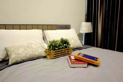 Condos for sale MRT Phra Ram 9 : For sale Noble Revolve ratchada1 near Mrt Cultural Centre