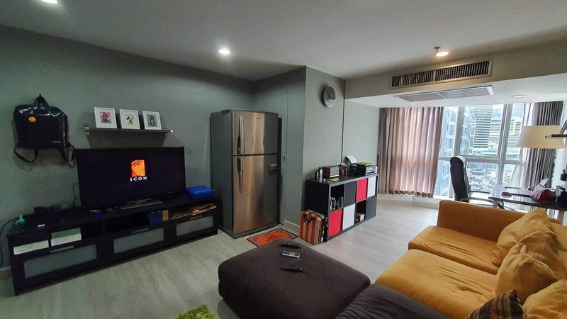 ขายคอนโด : LTH6923 โ€“ The Trendy Sukhumvit 13 FOR SALE 2 beds 2 baths Size 84.22 Sq.M.Near Nana stations ONLY 9.9 MB