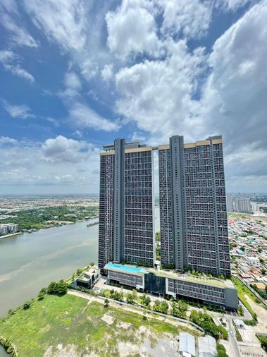 ให้เช่า The Politan Rive   วิวเจ้าพระยา  มีเครื่องซักผ้าให้ ไม่มีฟูกที่นอนให้