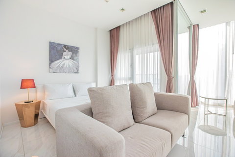 Hyde sukhumvit 11 condo for sale, high floor, 1Bed room (S03-1479)