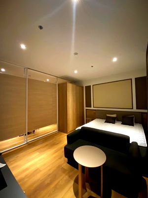 เช่าคอนโด ดิ เอ็มควอเทียร์ : PARK ORIGIN PHROM PHONG (Park 24) ห้องสวย ราคาดี สอบถามเพิ่มเติมได้ที่ LINE @condorental !!