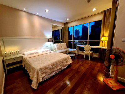 ขายคอนโด : -ขายด่วน-The Address Chidlom พร้อมผู้เช่า   (S15-31411)
