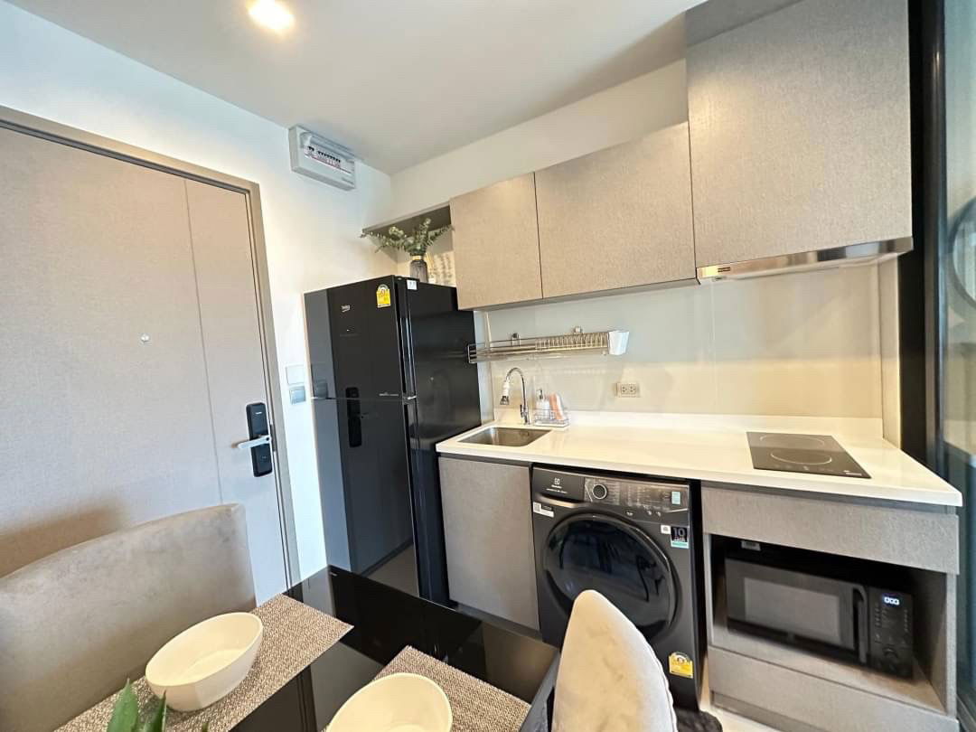 picture Life Asoke Hype Full Full Furnitured and electrical - 9/11