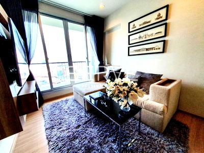 Condos for rent BTS Saphan Taksin : 1 Bed with Bathtub River View Good View Good Location BTS Saphan Taksin station 340 m. at Rhythm Sathorn Condo / For Rent