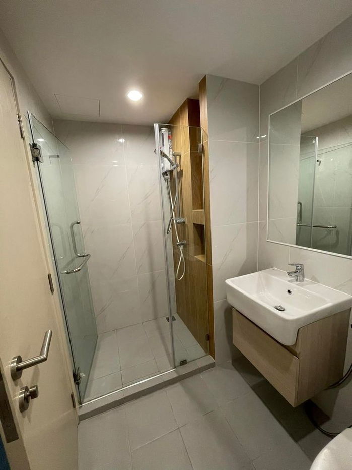 picture LINE @condorental for rent the room at The Excel Hideaway Sukhumvit 50 - 7/8