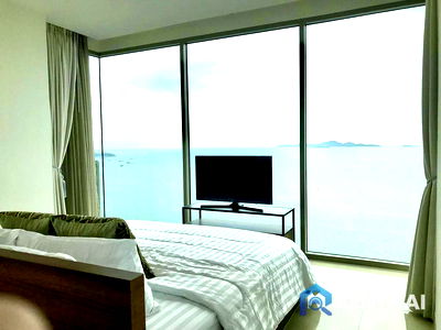 Condos for sale : For sale condo 2 bedrooms at The Riviera Wongamat