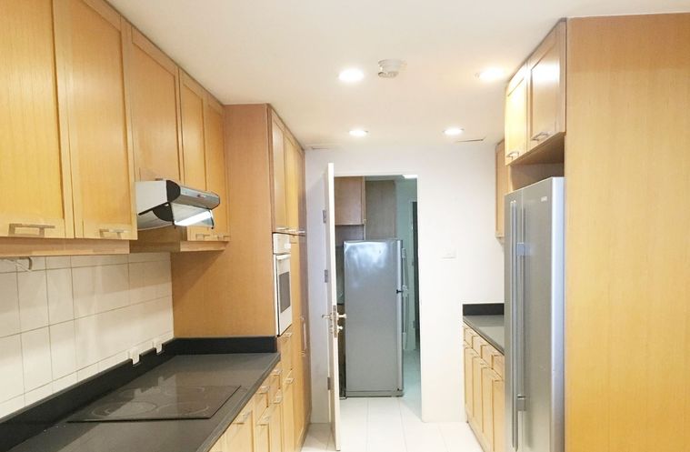 4-bed condo for rent, 250 sqm, Somkid Gardens